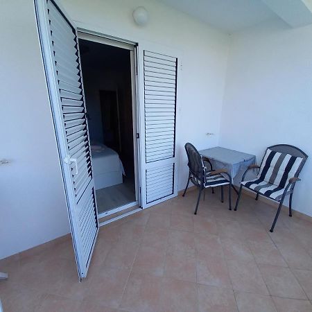 Apartmani Dijana Palit Exteriör bild